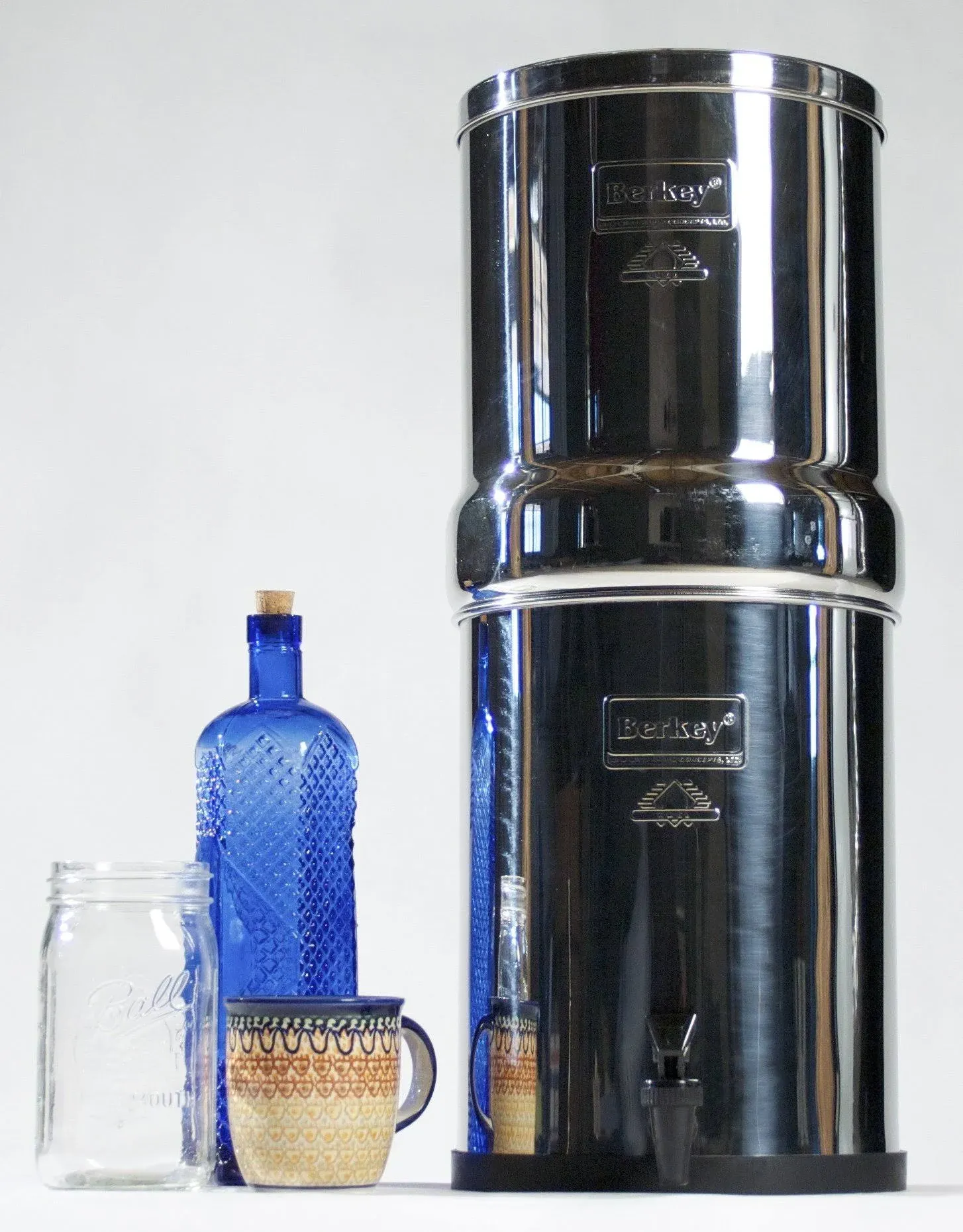 Berkey Royal Water Filter with 2 Black Water Filter Cartridge. 3.25 Gallon Capacity, Silver